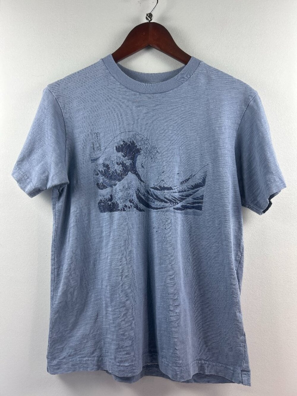 Uniqlo UT MFA Boston Great Wave Hokusai Graphic Tee Size S
